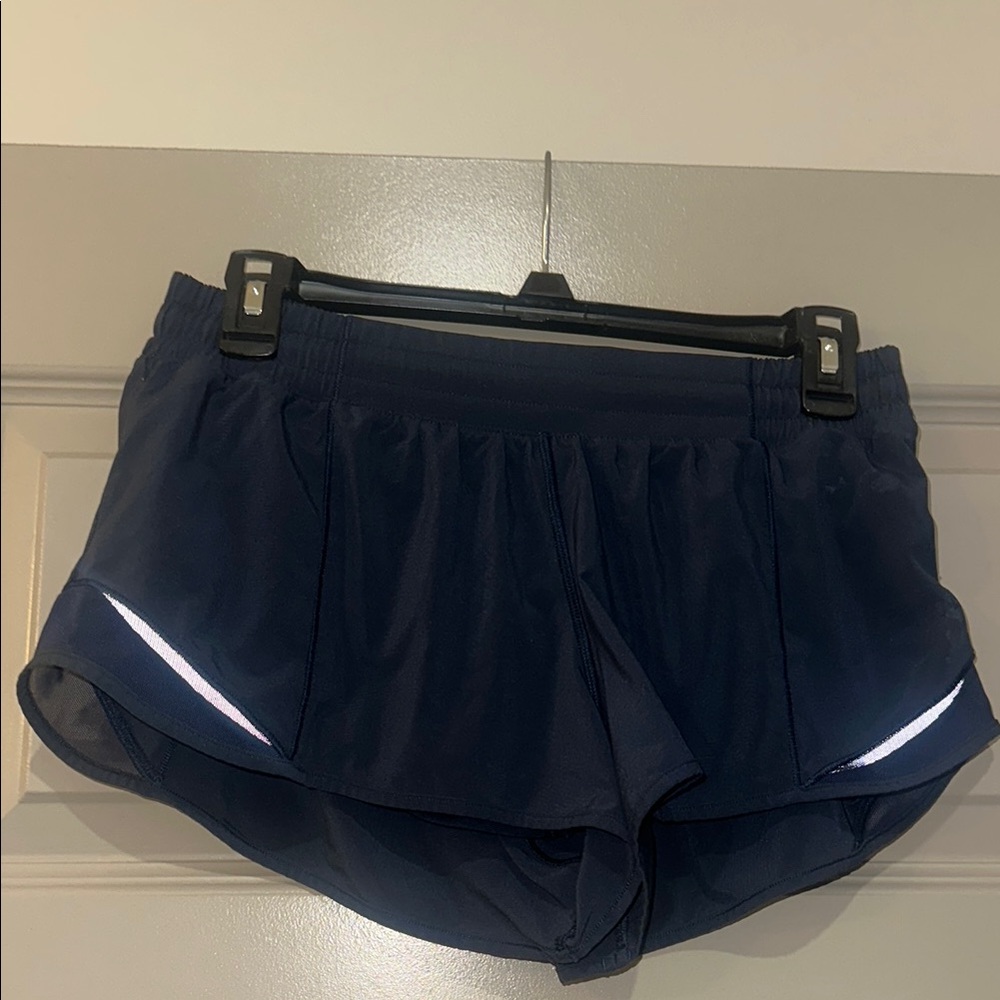 Lululemon navy blue hotty hot 2.5 shorts size 8